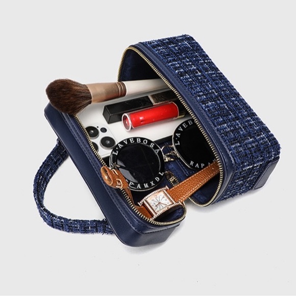 Chic Hobo Bag Dual Zipp Crossbody - Picture 3 of 17